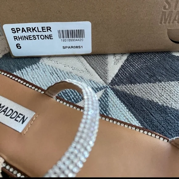 Stunning Steve Madden Sandles - Picture 3 of 3